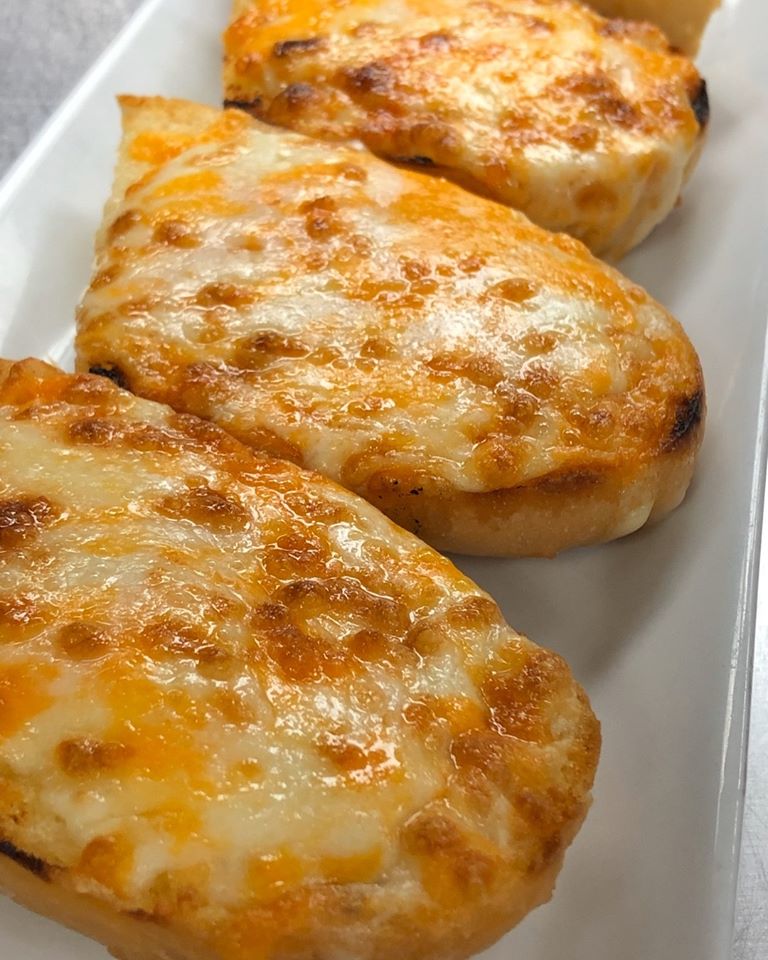 Farmhouse Garlic Bread